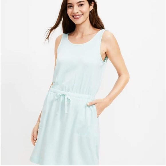 Lou & Grey Womens Medium Signaturesoft Lite Mint Crossover Back Pocket Dress NEW - Picture 3 of 14